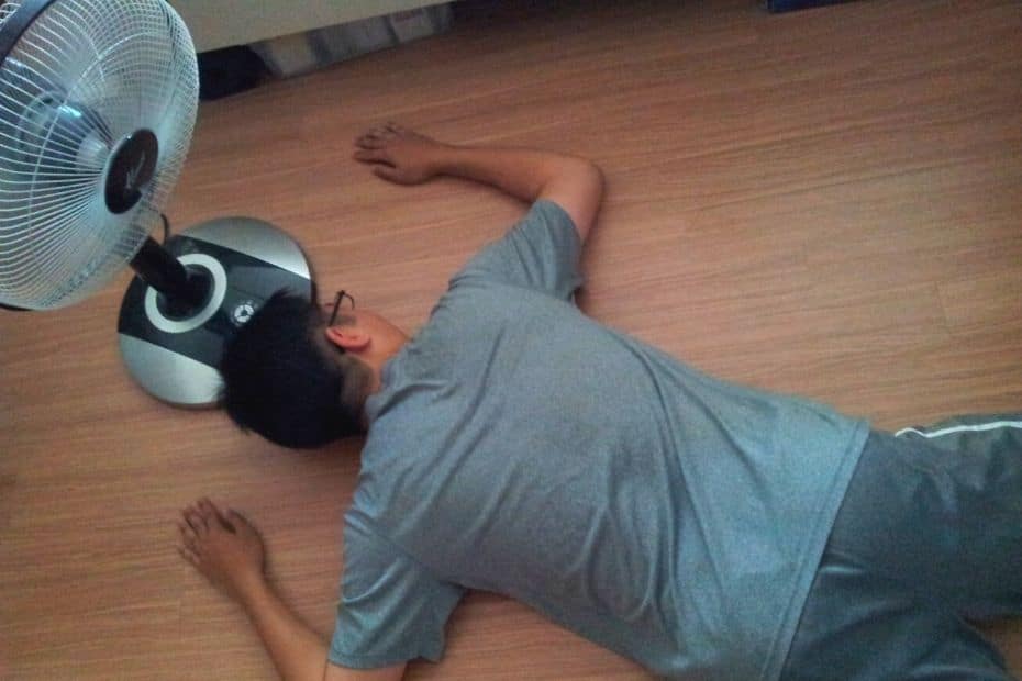 Korean Fan Death Myth: Why Are Koreans Scared Of Fans? 5 Man passed out next to an electric fan