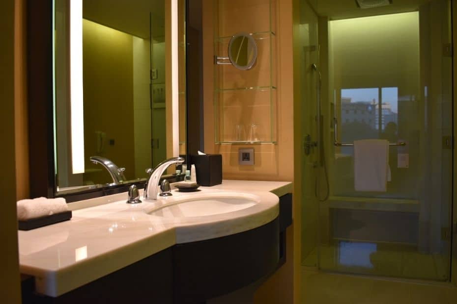 JW Marriott Dongdaemun Square Seoul Hotel Review 2024 8 Bathroom at the JW Marriott Dongdaemun Square Seoul Hotel