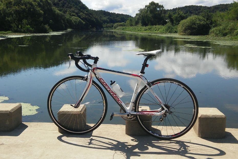 15 Best Places To Go Cycling In Korea: From Coast To Mountains 24 Bike next to a lake in South Korea