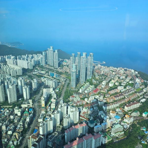 Blue sky views from Landmark Tower Busan Blue sky views from Landmark Tower Busan