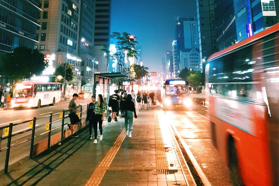 Korea's T-Money Card: The Ultimate Guide 2024 18 Bus Stop And Traffic In Seoul