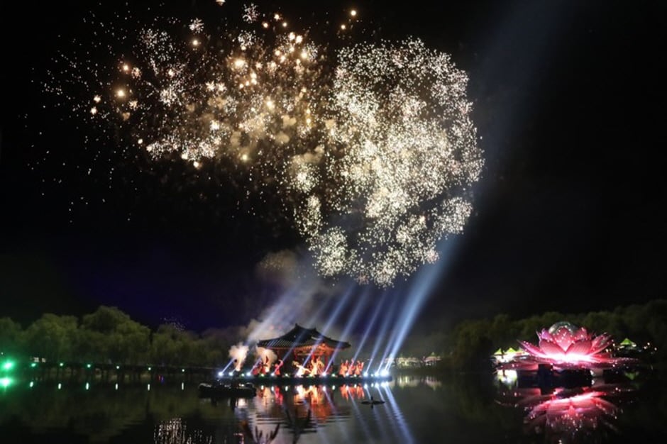 20 amusing activities for Seoul in Summer 2024 10 Stunning fireworks show over Gungnamji Pond in Buyeo City South Korea