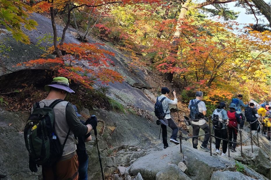 How To Hike Bukhansan Baegundae Peak: Seoul's Best Hike 2024 33 Descent from Baegundae Peak To the Ranger Station