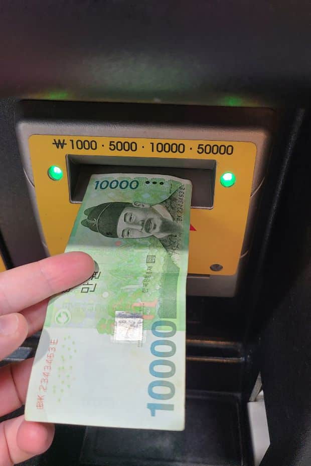 WOWPASS Korea Review: How To Use WOWPASS With T-Money 2024 51 Entering Cash To Top Up T-Money