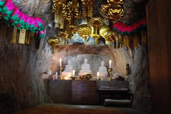 Geumganggul Cave With Stone Buddhas Geumganggul Cave With Stone Buddhas