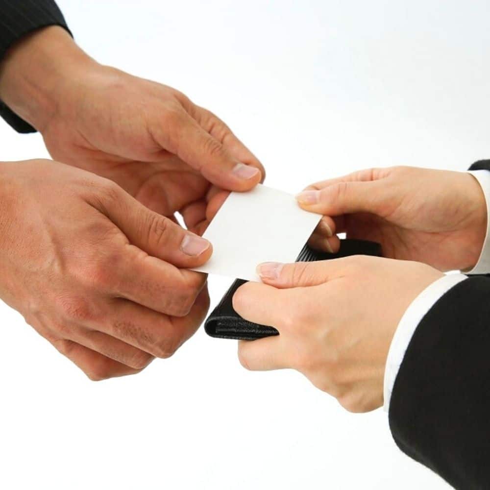 Korean Etiquette, Culture And Manners: 35 Useful Insights 40 Give Business Cards With Two Hands In Korea
