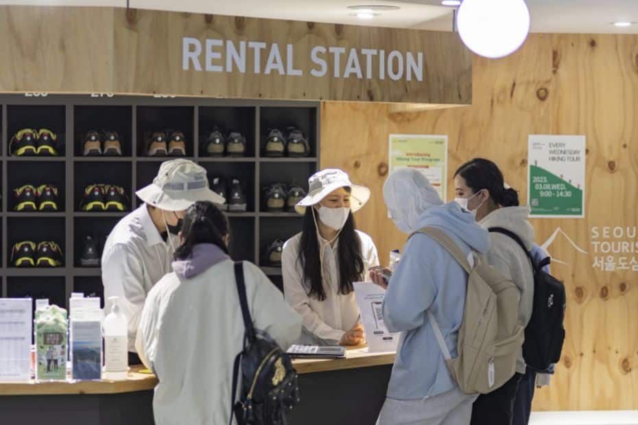How To Hike Bukhansan Baegundae Peak: Seoul's Best Hike 2024 56 Hiking gear rental from the Seoul hiking tourism centre