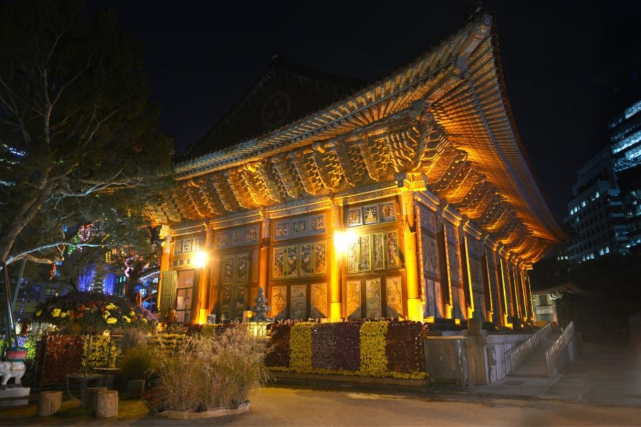 What To See And Do in Bukchon Hanok Village Seoul In 2024 26 Jogyesa Temple In Seoul