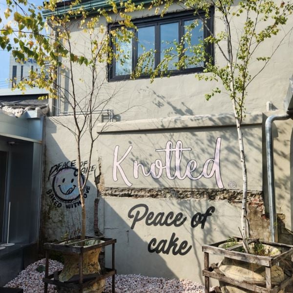 What To See And Do in Bukchon Hanok Village Seoul In 2024 14 Knotted Café In Bukchon Seoul