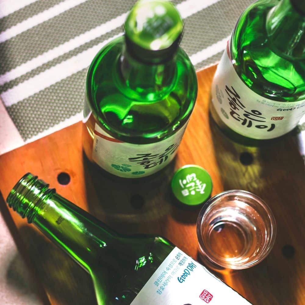 Korean Etiquette, Culture And Manners: 35 Useful Insights 41 Korean Drinking Etiquette & Customs