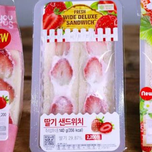 Weird Korean Foods: 15 Unique Korean Dishes You Might Love 12 Korean fruit sandwich weird food