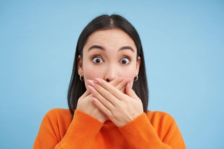 Korean Public Toilets: What Are Restrooms In Korea Like? 30 Korean person showing a shocked face