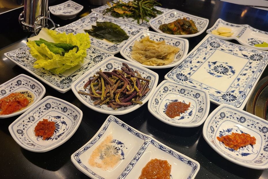 10 Best Korean Side Dishes: Banchan You Can Make At Home 28 Korean side dishes with a Korean BBQ meal