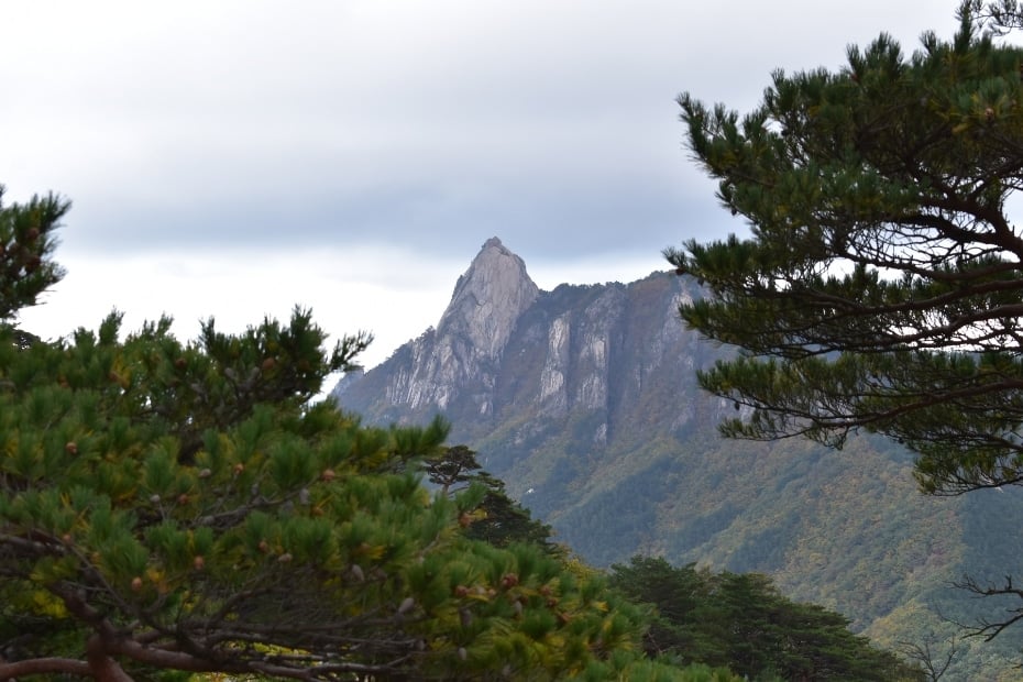 Hiking Seoraksan National Park And How To Get There 2024 19 Lookout from near Heundeulbawi Rock