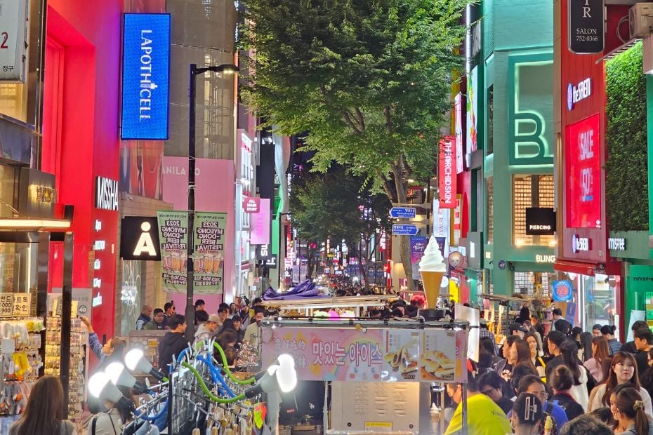 Where To Stay In Seoul 2024: District Guide For Tourists 8 Myeongdong District Shops And Street Stalls