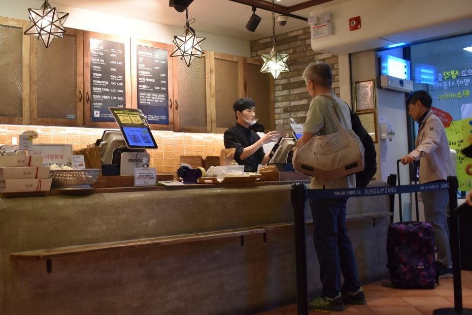 How To Order Food In Korean: Useful Korean Restaurant Phrases 10 Ordering Food in a Korean restaurant