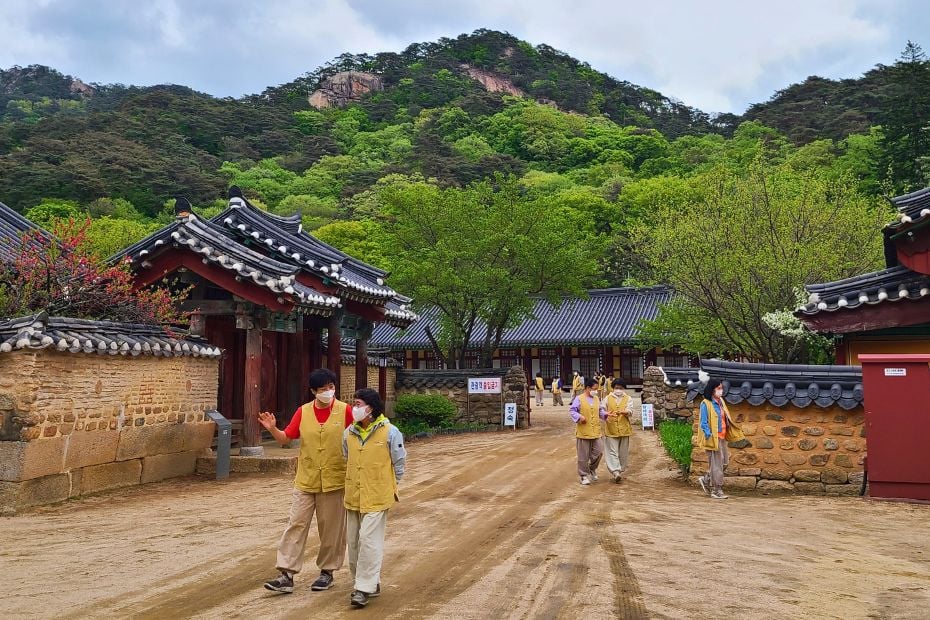 Do A Temple Stay In Korea For An Amazing Experience In 2024 11 People doing a temple stay in Korea