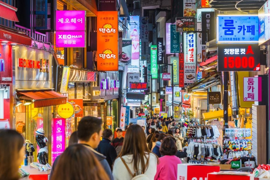 How To Use The Wise Card In Korea For Travel Money And Cash 12 People shopping in Myeongdong Seoul