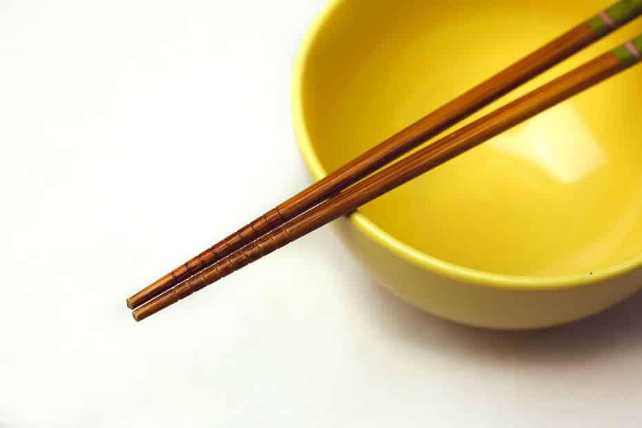 Korean Etiquette, Culture And Manners: 35 Useful Insights 19 Resting Chopsticks On A Bowl