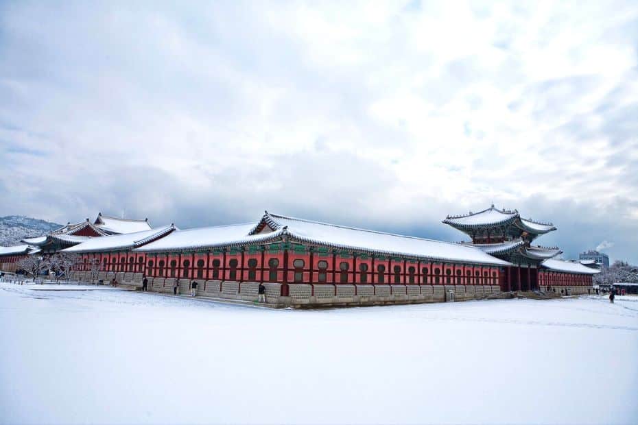 About Me 6 Seoul in winter with snow on palace