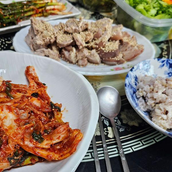 Steamed pork with kimchi and rice Steamed pork with kimchi and rice