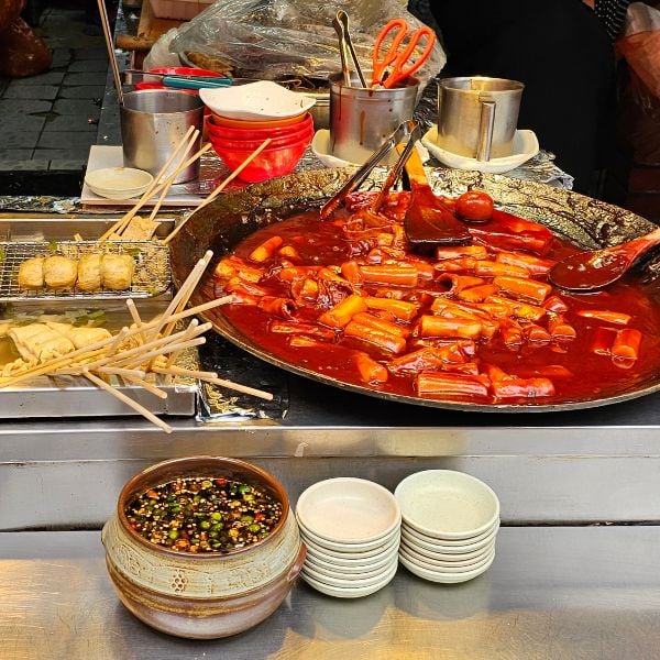 10 Best Traditional Markets In Korea For Food And Shopping 6 Street food in Namdaemun Market in Seoul
