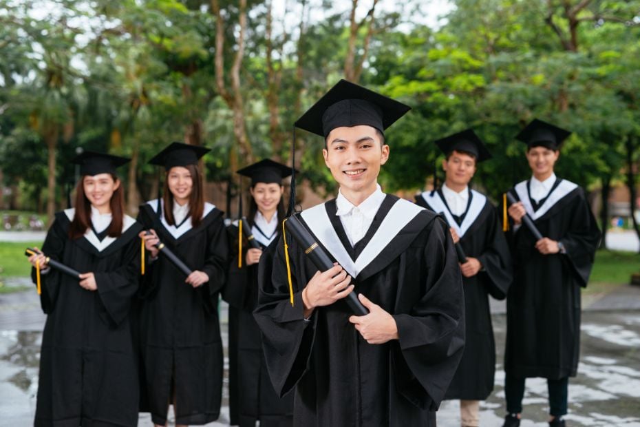How Many Foreigners In Korea Are There? 2024 Updated Stats 11 Students graduating from university in Korea