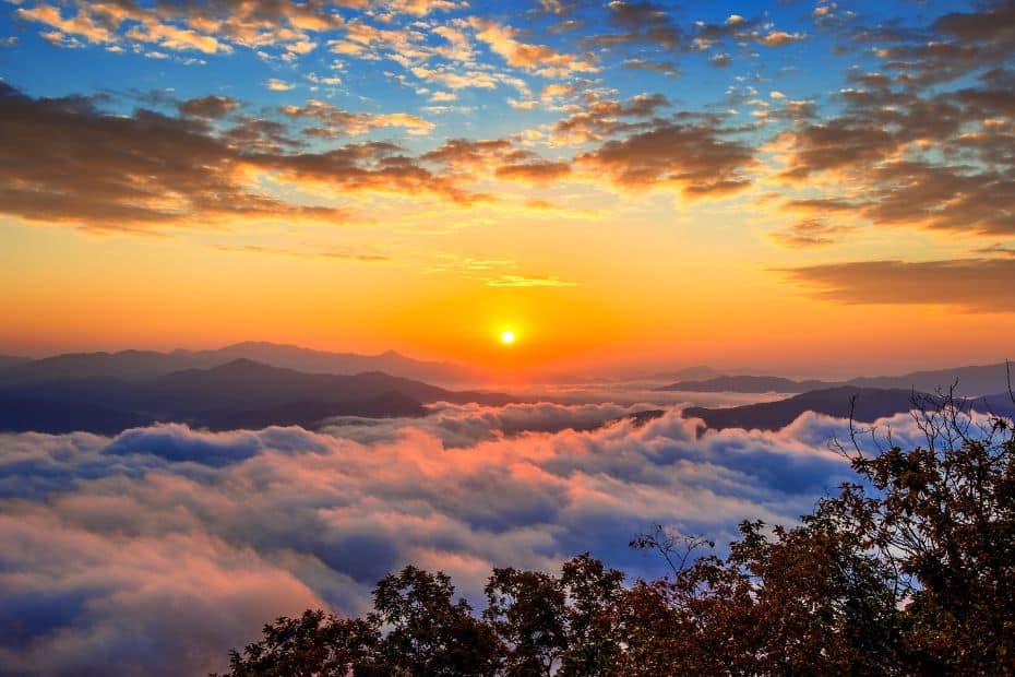 Hiking Seoraksan National Park And How To Get There 2024 41 Sunrise over Seoraksan National Park Korea