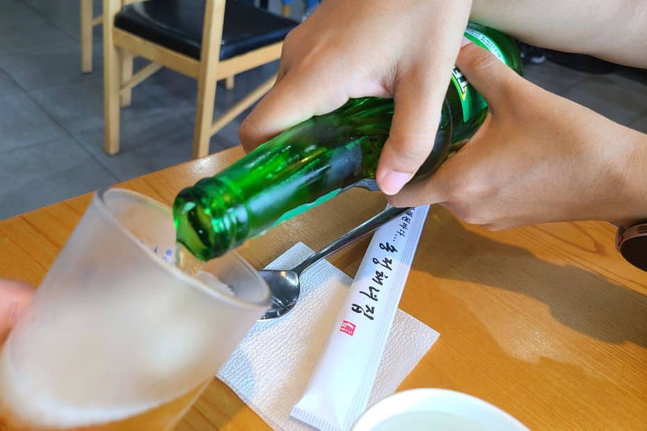 Korean Etiquette, Culture And Manners: 35 Useful Insights 20 The Correct Way To Pour A Drink In Korea