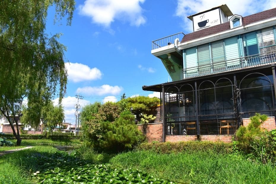 10 Things To Do In Buyeo 2024: UNESCO World Heritage City 32 Cafe At267 near Gungnamji Pond in Buyeo