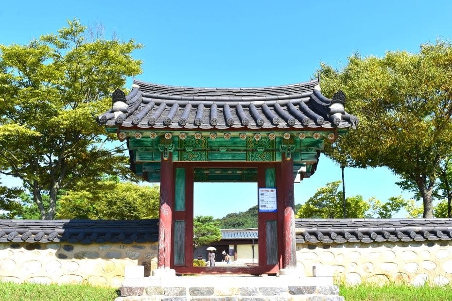 10 Things To Do In Buyeo 2024: UNESCO World Heritage City 11 Temple gate at Jeongnimsa Temple, Buyeo