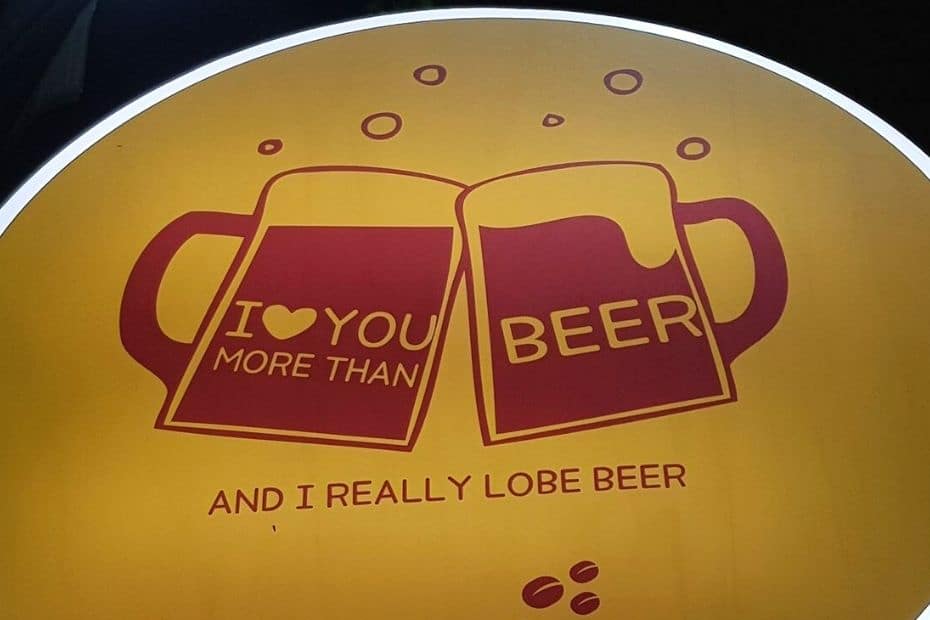 70 Funny Korean Signs, Images, And Konglish Fails 2024 62 I lobe you beer sign
