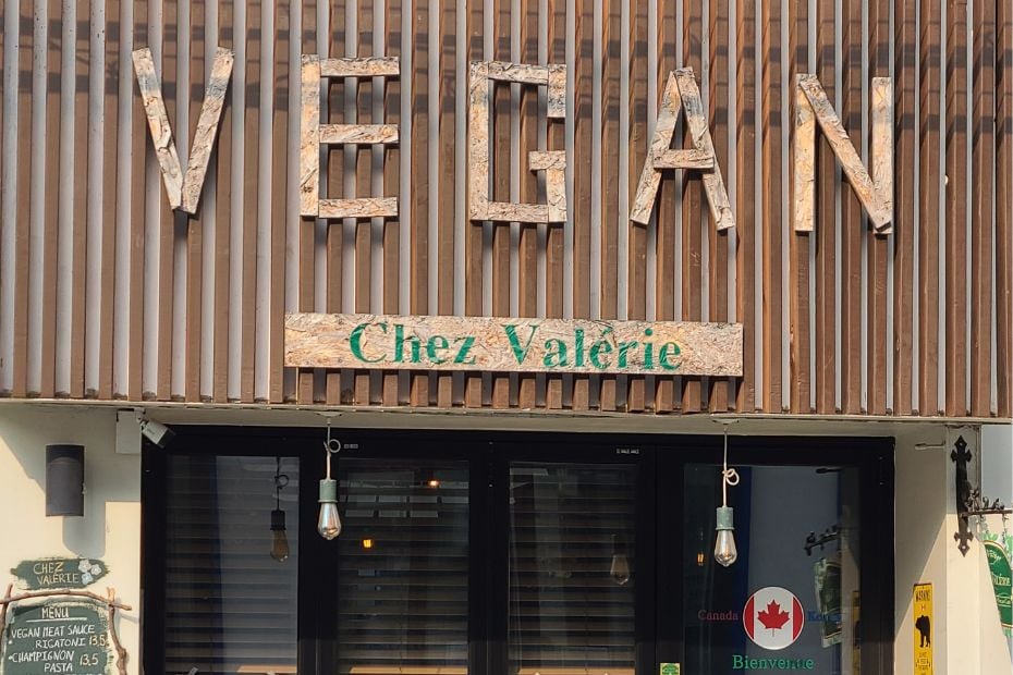 How To Order Food In Korean: Useful Korean Restaurant Phrases 7 Vegan restaurant in Seoul