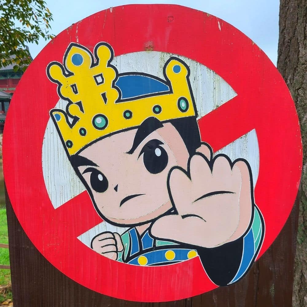 Korean Etiquette, Culture And Manners: 35 Useful Insights 5 What Is Considered Rude Or Taboo In Korea