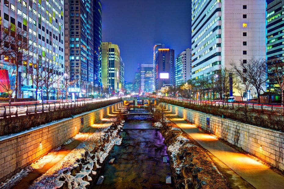 About Me 8 Cheonggyecheon Stream in Seoul with night lights