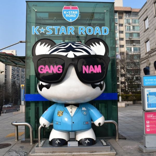 50 Unique Korean Experiences In Korea You'll Definitely Love 7 K-Star Road Famous Gangnam Sight