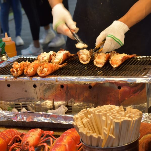 50 Unique Korean Experiences In Korea You'll Definitely Love 18 Lobster Tails in Myeongdong Food Street