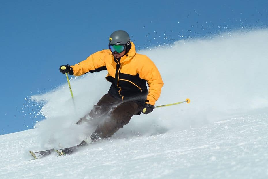 A Guide To Winter In Korea 2024: 20+ Best Winter Activities 5 Person skiing in winter