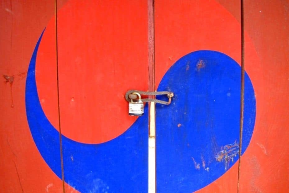 50 Amazing South Korean Culture Facts You'll Love 2024 5 Korean flag on locked temple door