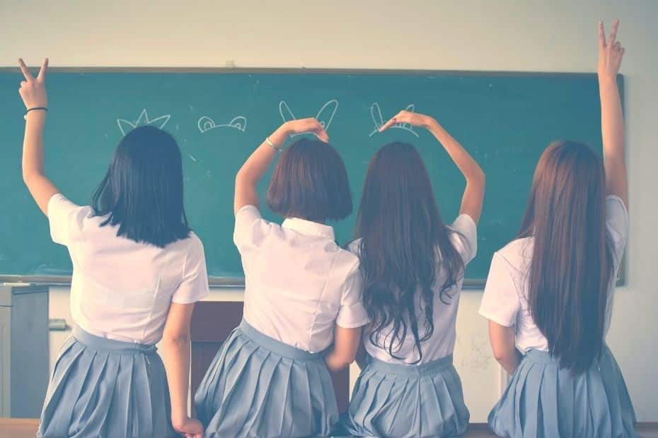50 Amazing South Korean Culture Facts You'll Love 2024 13 Korean high school girls in a classroom