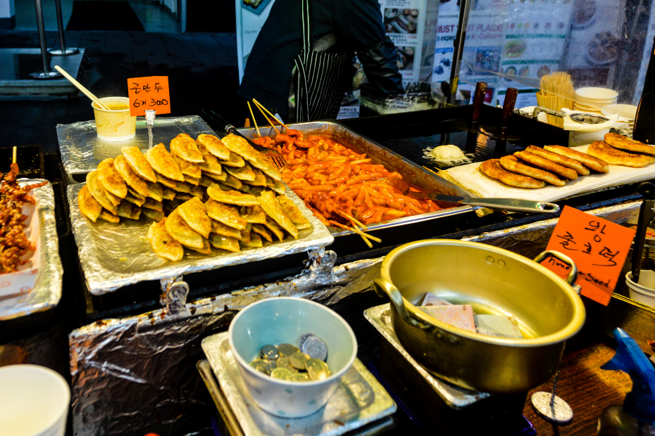 30 Best Korean Street Food: Seoul Street Eats To Try In 2024 4 How to order Korean street food